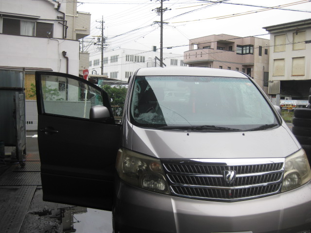 TOYOTA　アルファードを買い取りました。