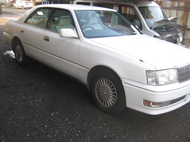 TOYOTA クラウン買い取りました。